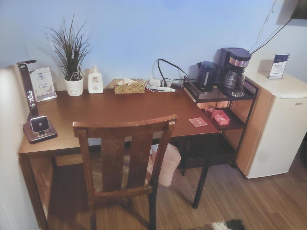 Booking - Conrad -Single Room - Self Check-In Гатіно Екстер'єр фото